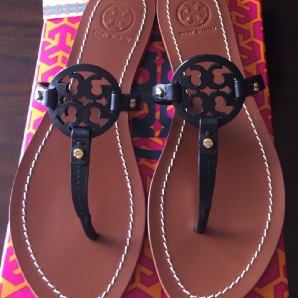 Tory Burch Mini Miller flat thong sz 6